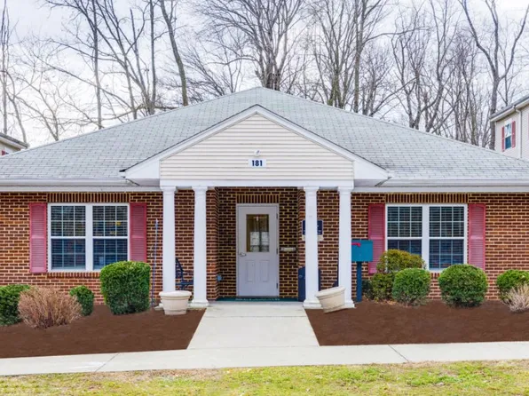 Park's Edge Apartments