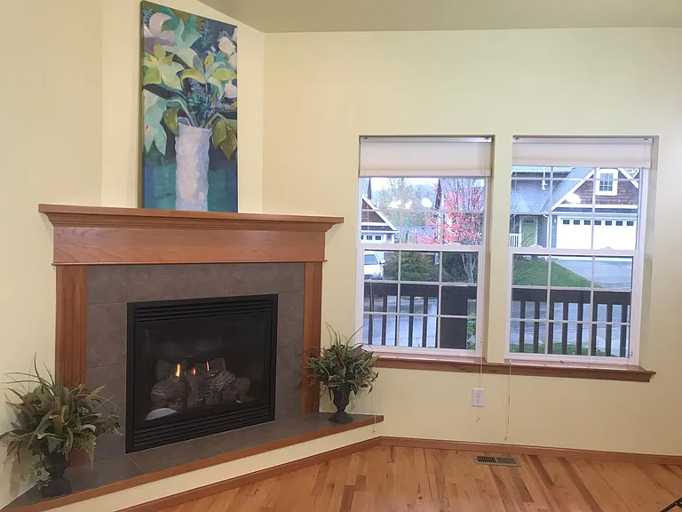 2511 Elmont Ct — Photo 3