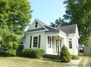 212 E Sangamon Ave, Petersburg, IL 62675