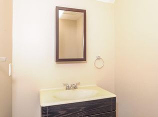 15351 Runnymede St, Van Nuys, CA 91406