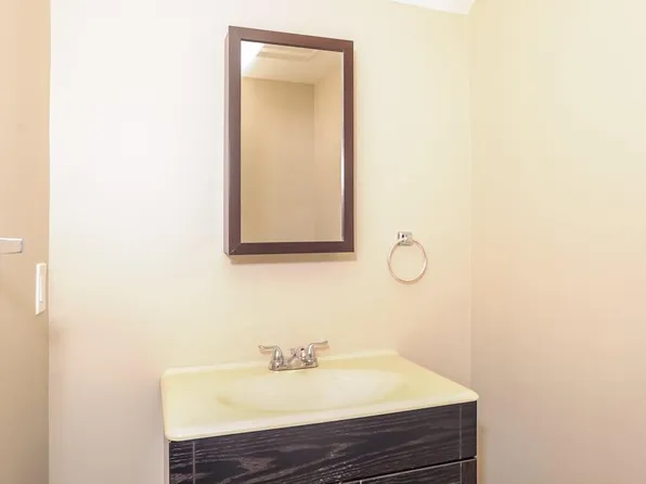 15351 Runnymede St, Van Nuys, CA 91406