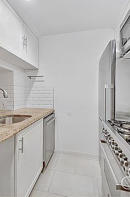 1st image of 141 E 55th St APT 3B