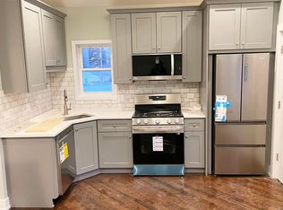 1458 W Chestnut St #2C, Chicago, IL 60642