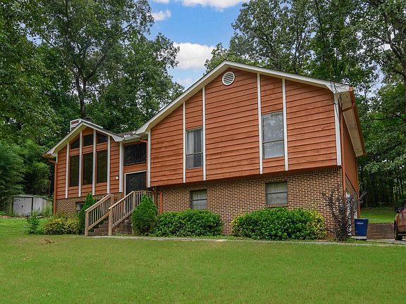 2nd image of 2025 Diane Ln