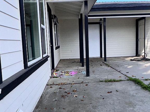 5th image of 2072 Santa Fe Ave #B