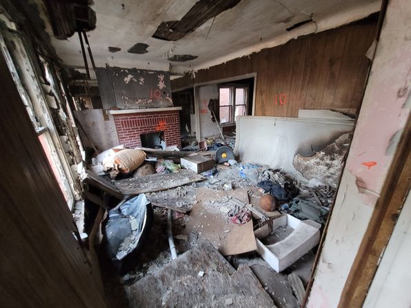 detroit-michigan-88294099 picture