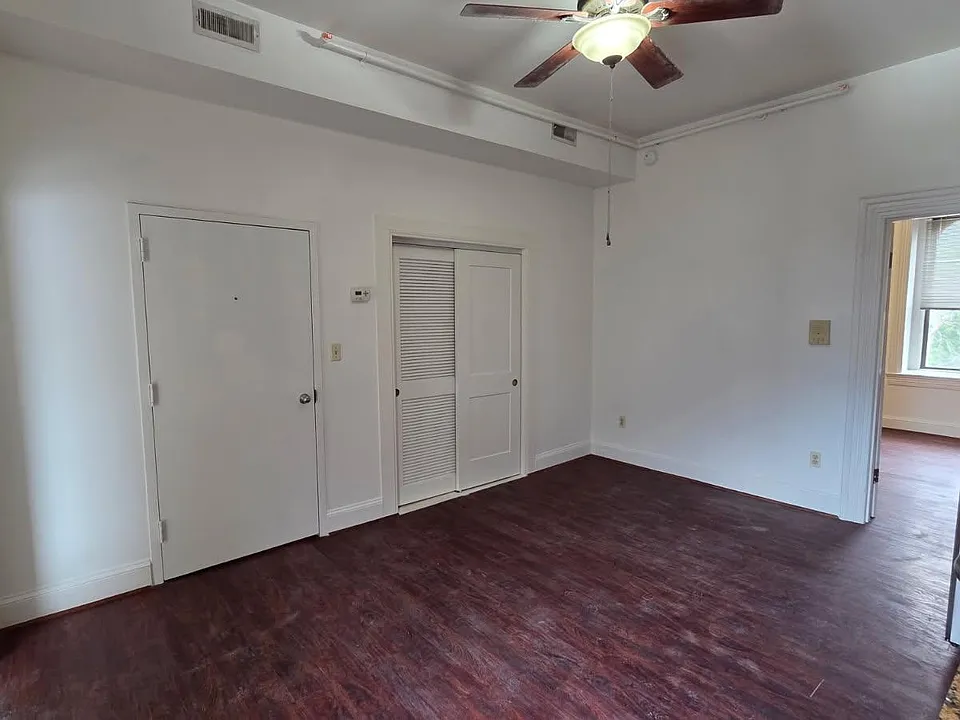 1232 S Broad St #3F