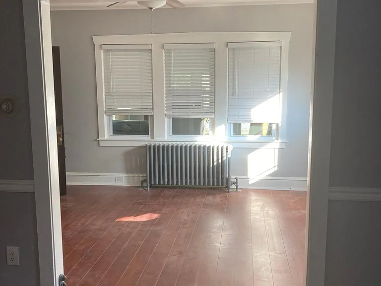 123 E Franklin Ave #1 — Photo 5