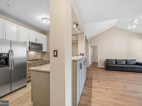 46628 Drysdale Ter Unit 301, Sterling, VA 20165