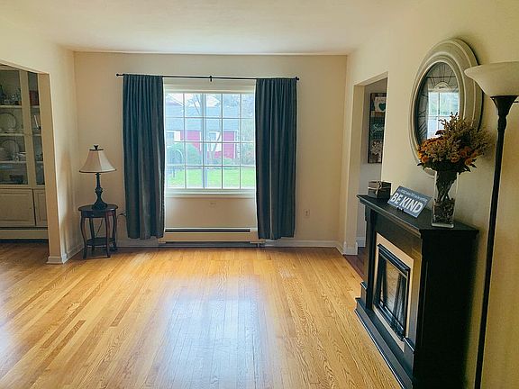 4th image of 238 Rockland Ave