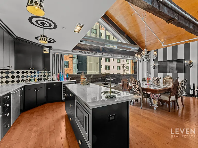 135 W 4th St #PHE — Photo 11