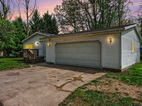 62252 Shaffer Rd, Constantine, MI 49042