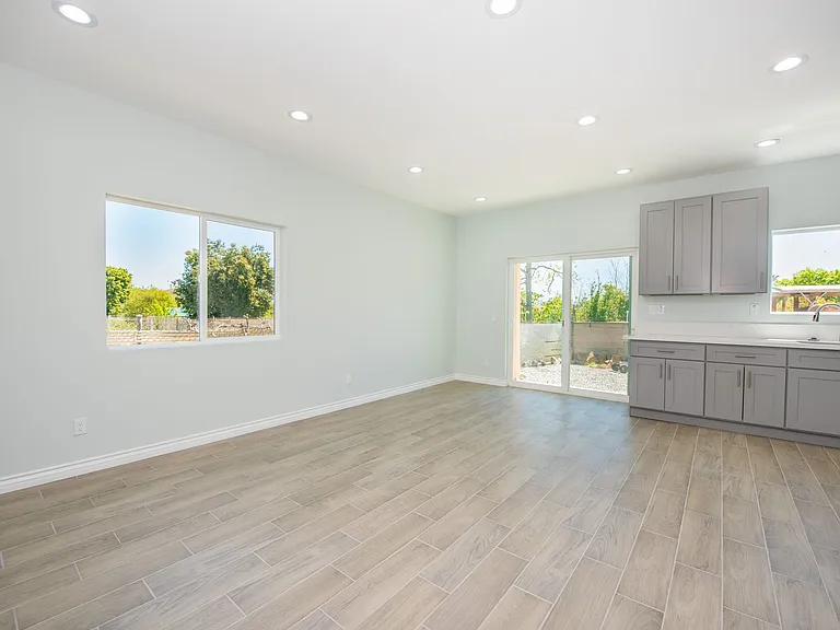 5409 Rose Ave — Photo 6
