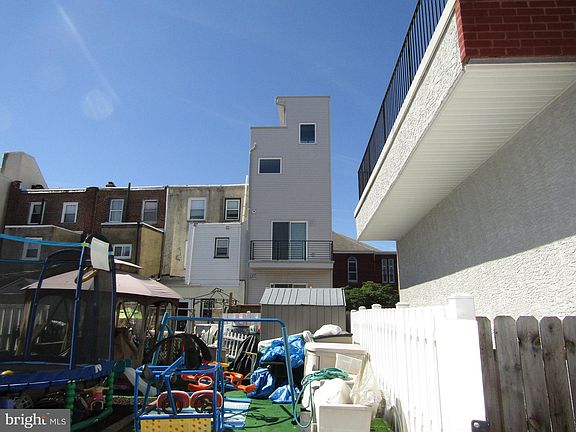 2nd image of 2144 Annin St