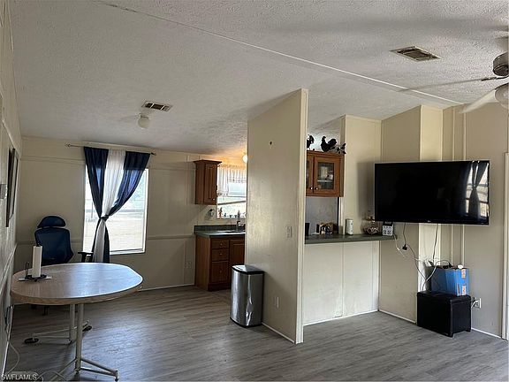 5th image of 8415 Marx DR