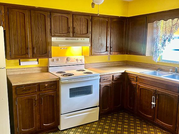 3rd image of 1151 TUMBLEWEED Drive