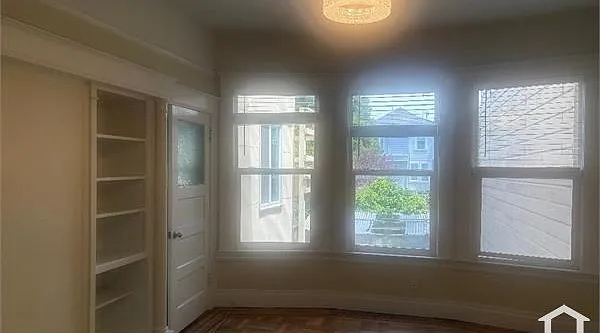 552 6th Ave — Photo 3