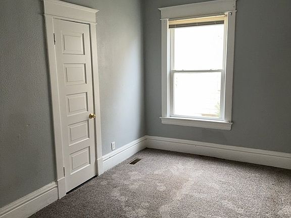 3rd image of 223 Robie St E #1