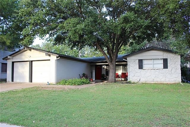1st image of 810 Savannah Way