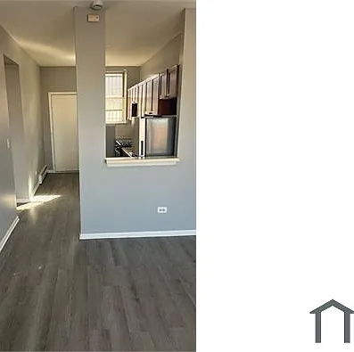 909 E 40th St #301 — Photo 4