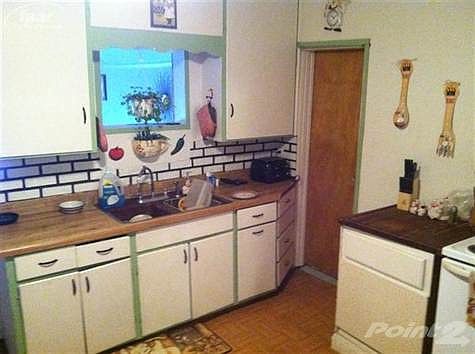 4th image of 207 N Shiawassee St