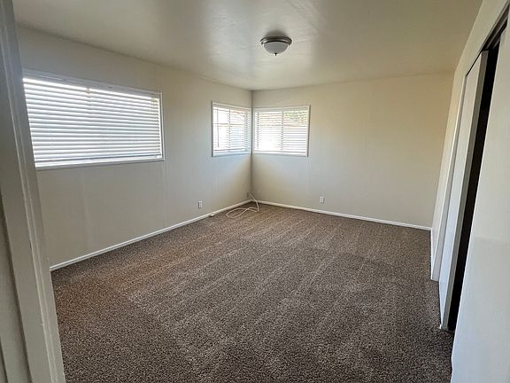 4th image of 2491 Wright Rd