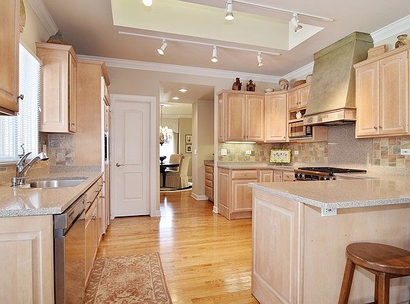 5th image of 4204 Royal Saint Anne Ct