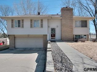 5137 Eastridge Dr, Omaha, NE 68134