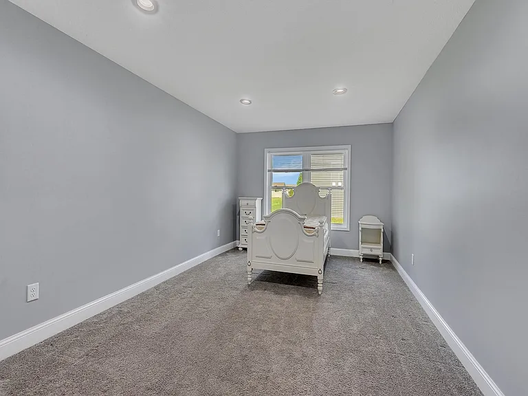 980 Acacia Dr S — Photo 18