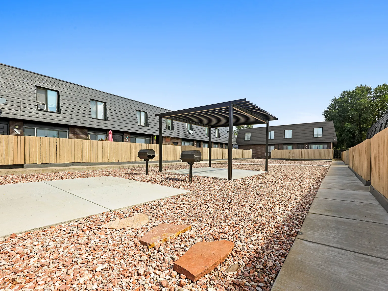 18 Ash Ct — Photo 1