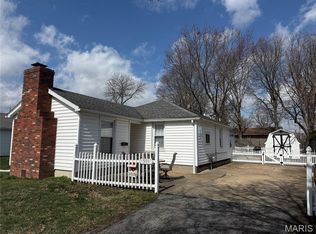 511 E South 2nd St, Red Bud, IL 62278