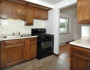 2nd image of 300 Kingston Dr