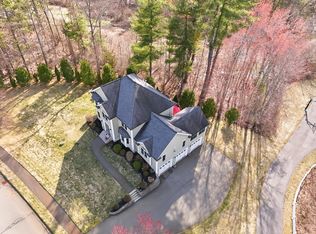 10 Rolling Meadows Ln, Haverhill, MA 01832