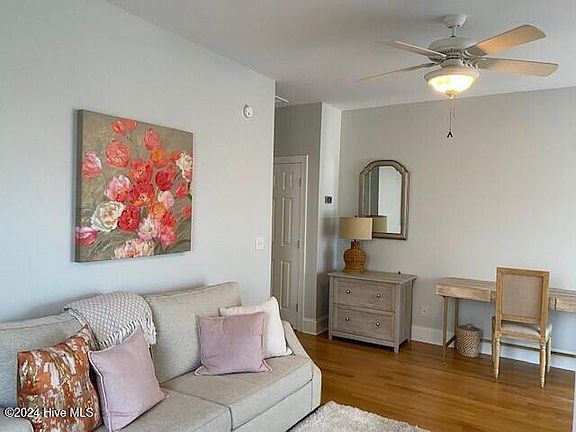 5th image of 715 N Howe Street #8
