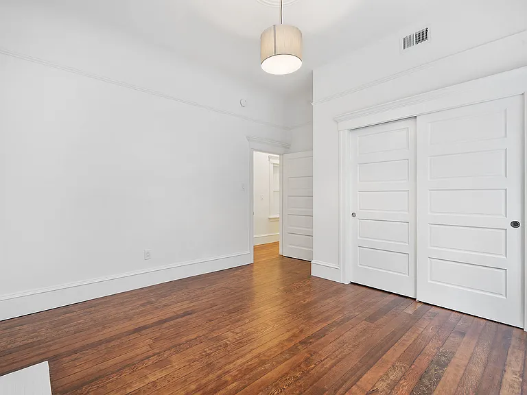 547 Union St — Photo 10