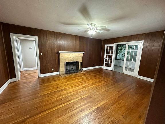 2nd image of 1115 Crestview Ave