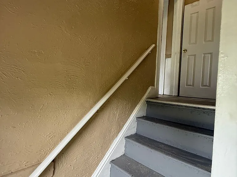 522 W 23rd St — Photo 34