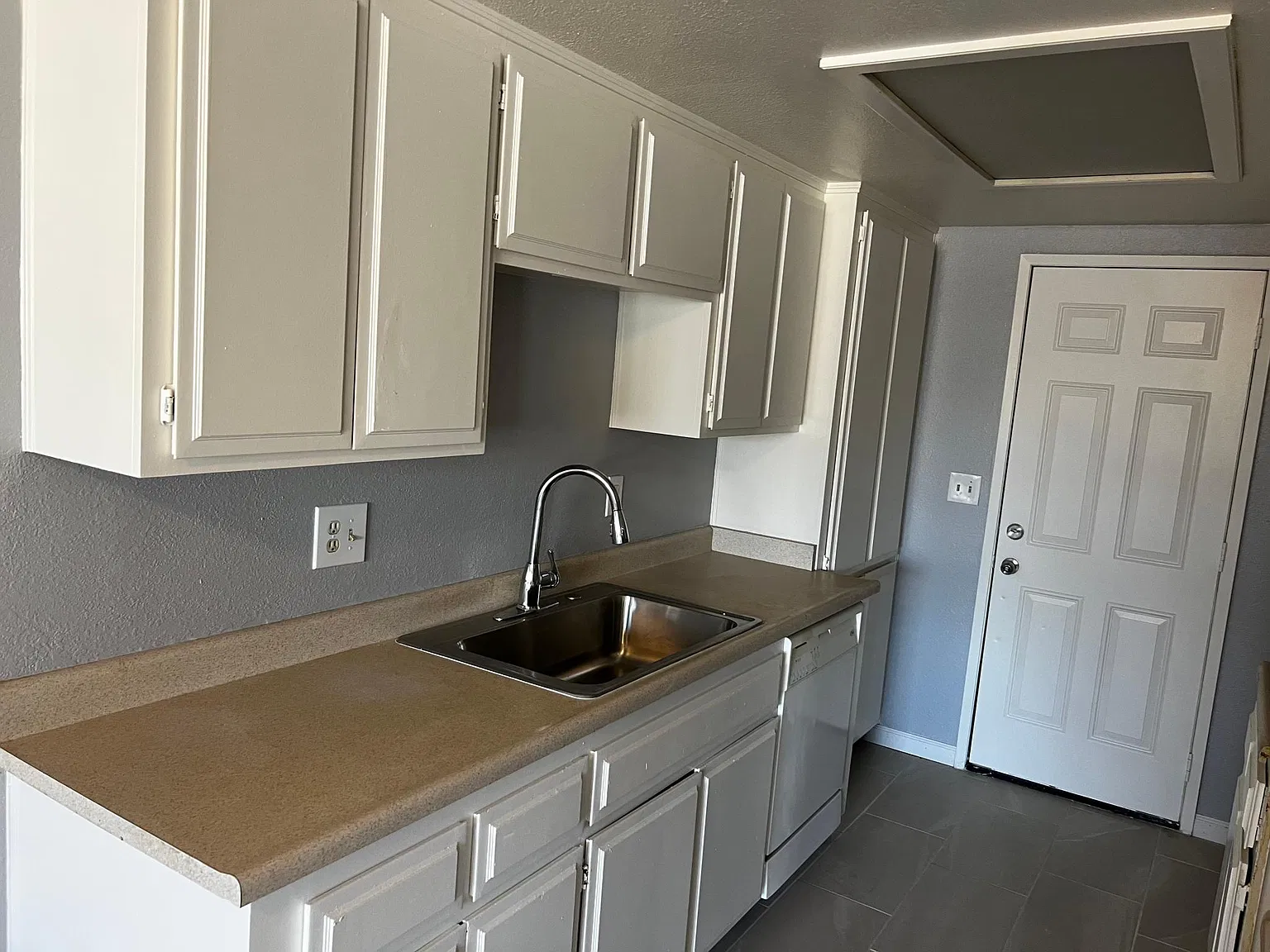 2 bed, 950 sqft, $1,850 — Photo 3