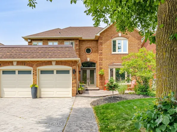 18 Kingfisher Ct, Brampton, ON L6Z 3R4