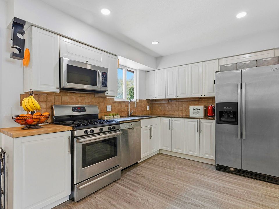 1st image of 713 Appleyard Ct