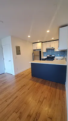 Rented by Bahar Management | media 31