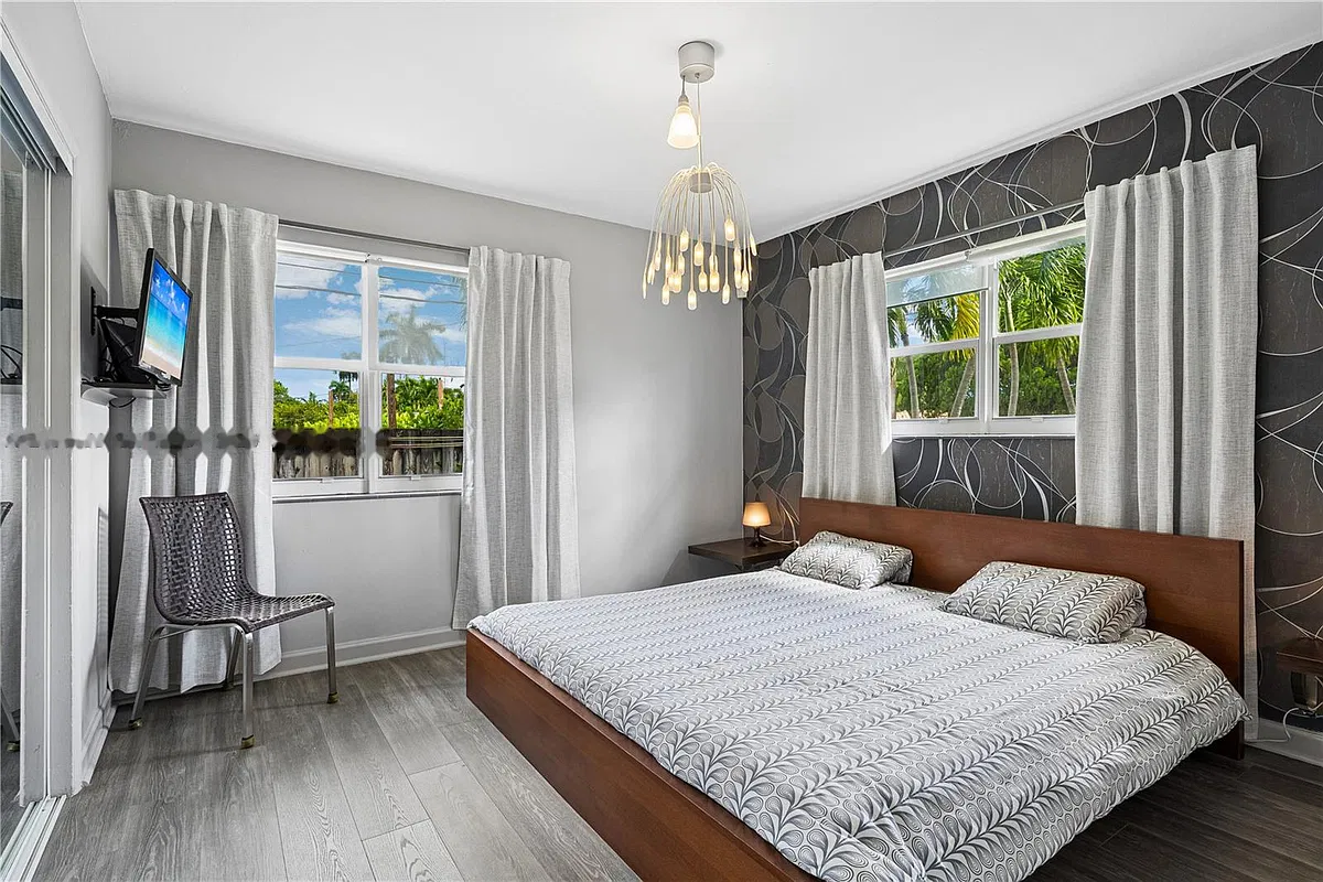 3 bed, 2.0 bath, 1799 sqft, $5,000 — Photo 4