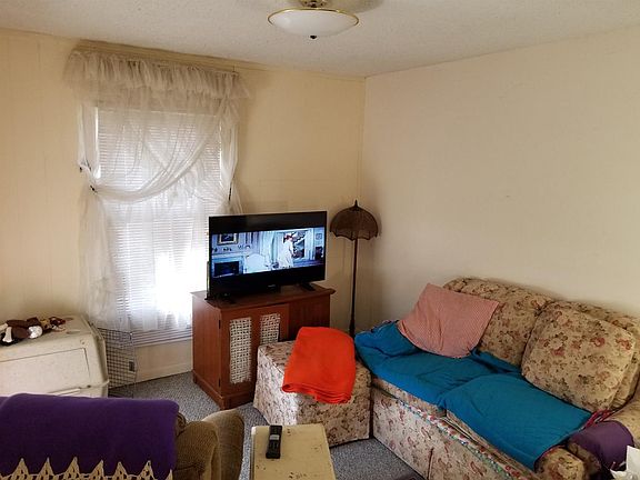 2nd image of 220 Dakota Ave