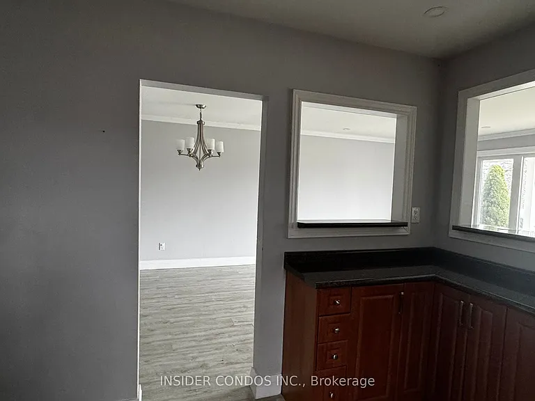 49 Doncaster Dr #UPPER — Photo 10