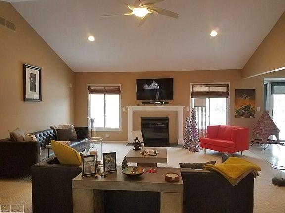 2nd image of 43036 Biland Dr