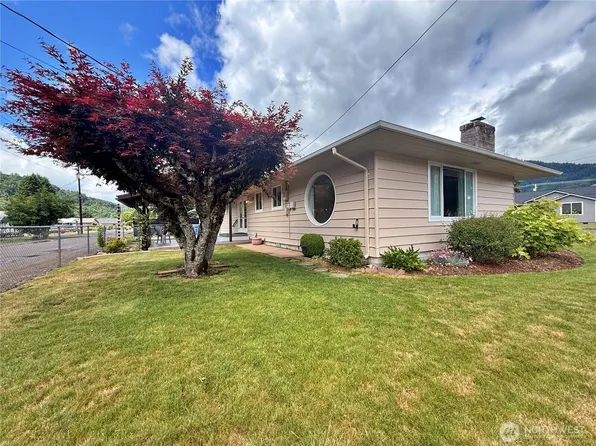 301 Temple Avenue, Morton, WA 98356