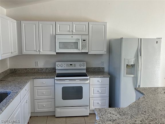 4th image of 5068/5070 Jones Dr