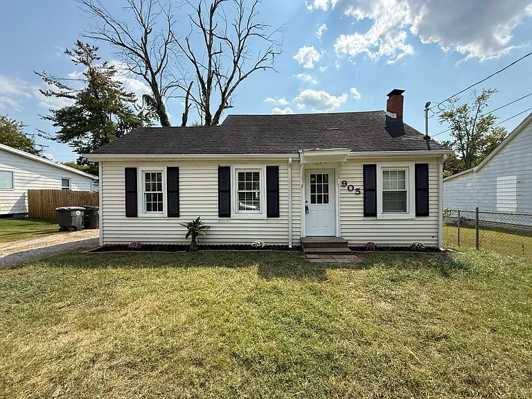 905 Vanderburgh Ave — Photo 1