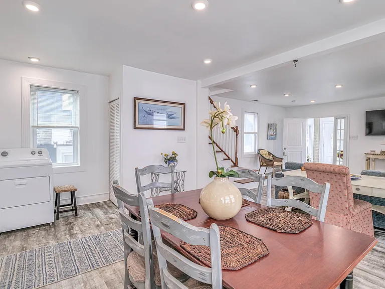 14 N Vassar Sq — Photo 10