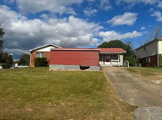 108 Cedar Crest Dr, Huntington, WV 25704